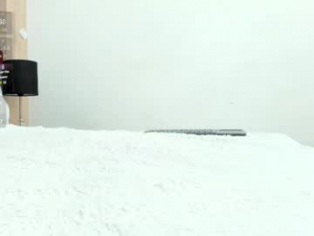 oliviaburningmilf webcam model stream image