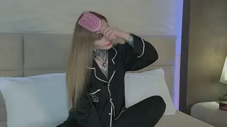 AriWild webcam model stream image