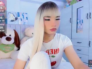 Monique Prince webcam model stream image