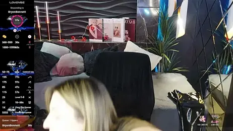 KylieMellow webcam stripchat model stream image