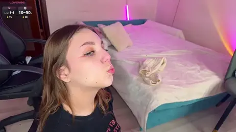 RobertAndLinela webcam model stream image