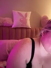 PiggyRose webcam model stream image