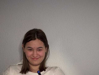 _Two_Chicks_ webcam model stream image