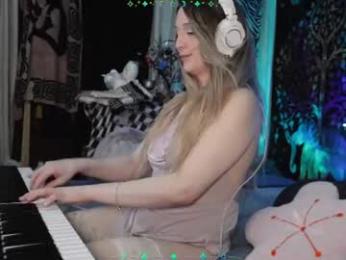 xaevynne webcam chaturbate model stream image