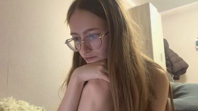 InesForehand webcam model stream image