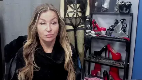 crystaLUX webcam model stream image