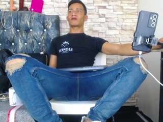 izan-hot20 webcam model stream image