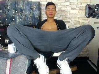 izan-hot20 webcam model stream image