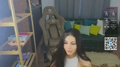 Emmi_Swon webcam model stream image