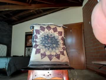 little_izzi webcam model stream image