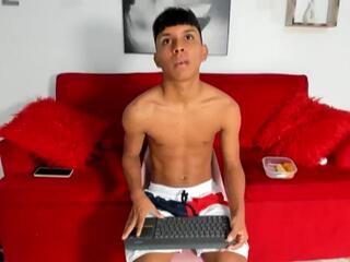 Tyler Navas webcam model stream image
