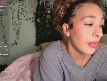 LyraCovee webcam model stream image