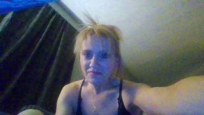 1Petite_blonde webcam cam4 model stream image