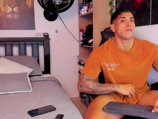 William Dracko webcam model stream image