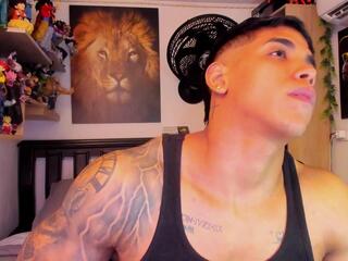 William Dracko webcam model stream image