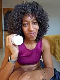 Goldenlace webcam model stream image