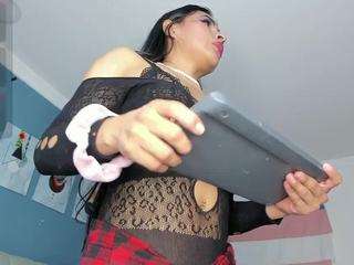 camerun-niaza webcam model stream image