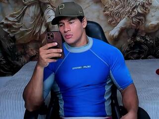 Cris Cruz webcam model stream image