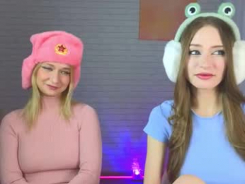 strawberryglow webcam model stream image