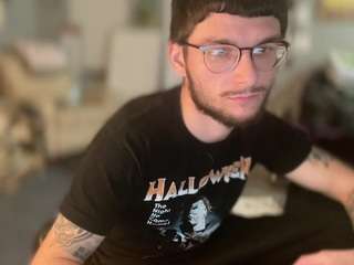 youngkubenski215 webcam model stream image