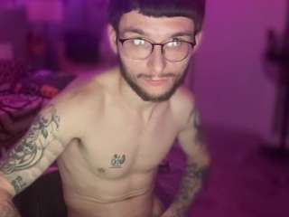 youngkubenski215 webcam model stream image