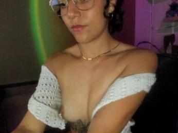 Nami-C webcam bongacams model stream image