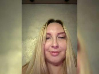 Hixan webcam bongacams model stream image