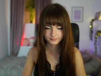EllaYoung webcam model stream image