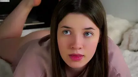 LowOncoming webcam model stream image