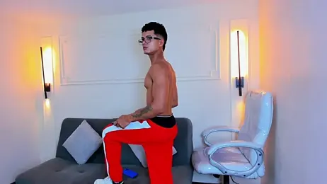 Paradise_boy_s webcam model stream image