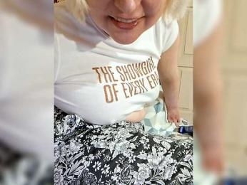 Vika211 webcam model stream image