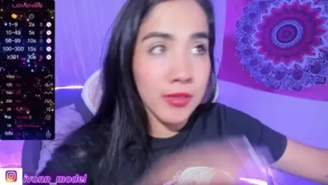 KAROLIVONNE webcam stripchat model stream image