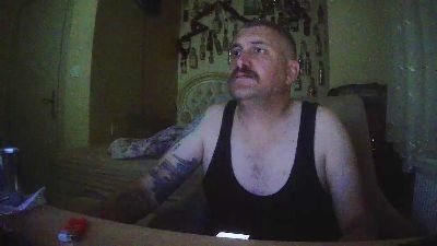 Ringless webcam model stream image