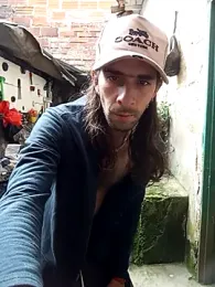 hairy_mannn webcam model stream image