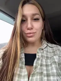 VikiDemini webcam model stream image