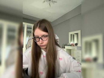 Luxxu webcam bongacams model stream image