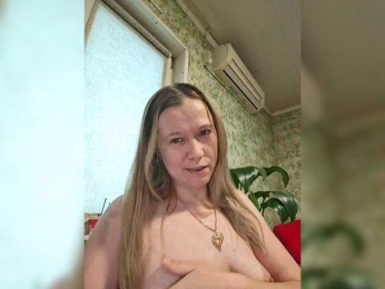 WildCatling webcam model stream image