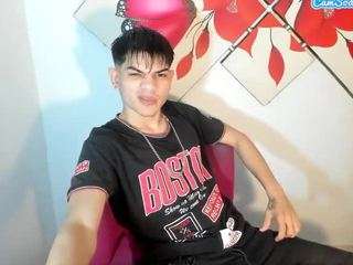 andyloverhuge webcam model stream image