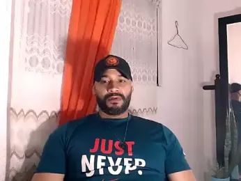 musclehetero webcam model stream image