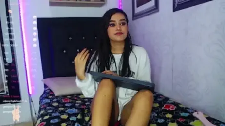 coraline_v webcam stripchat model stream image