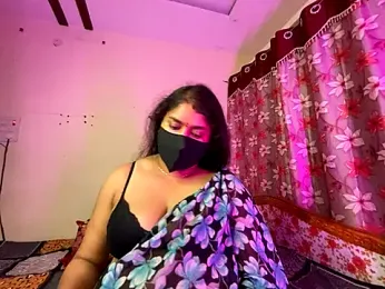 LouleyRanii webcam model stream image