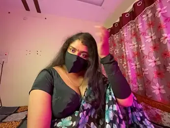 LouleyRanii webcam model stream image