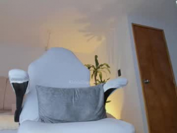 allysnow webcam model stream image