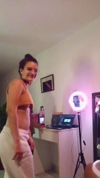 paula2222 webcam model stream image