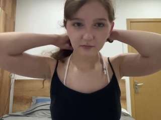 brielleriven webcam model stream image