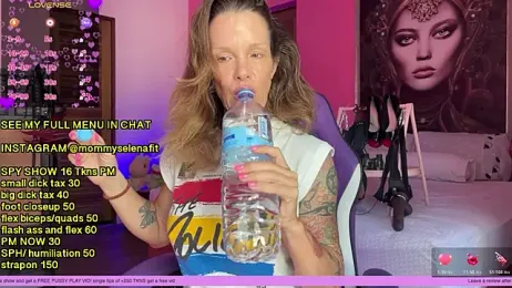 mommyselenafit_ webcam stripchat model stream image