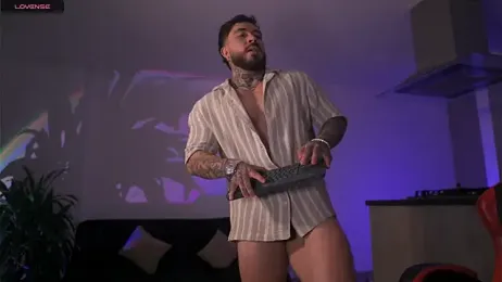 LeoSalvatore_ webcam model stream image