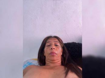 Claritza23 webcam model stream image