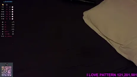 Hollara_Bangg webcam model stream image