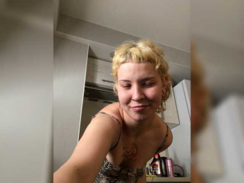 Miley webcam model stream image